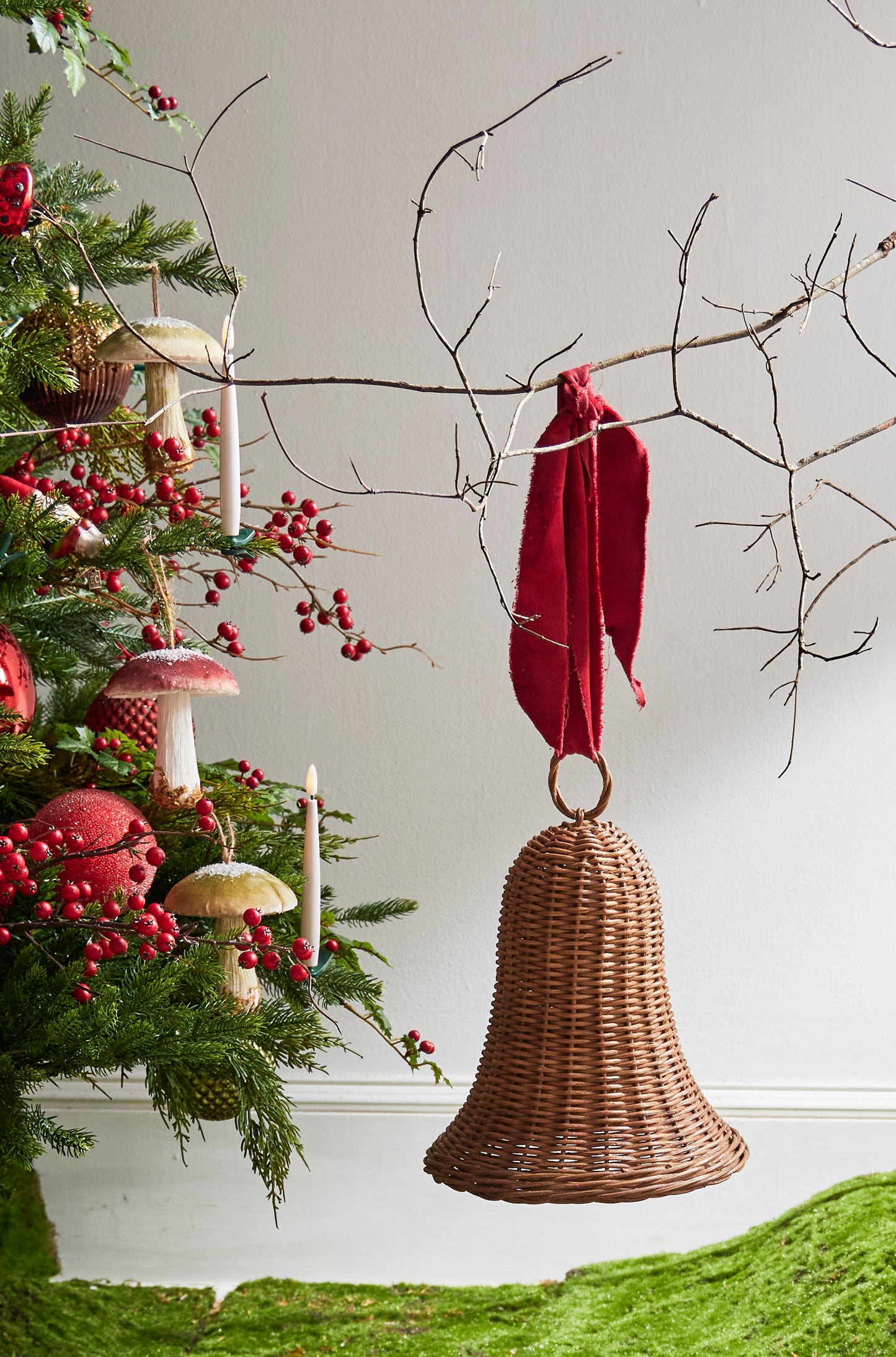 "Woodland Wonder" Decorated Christmas Tree